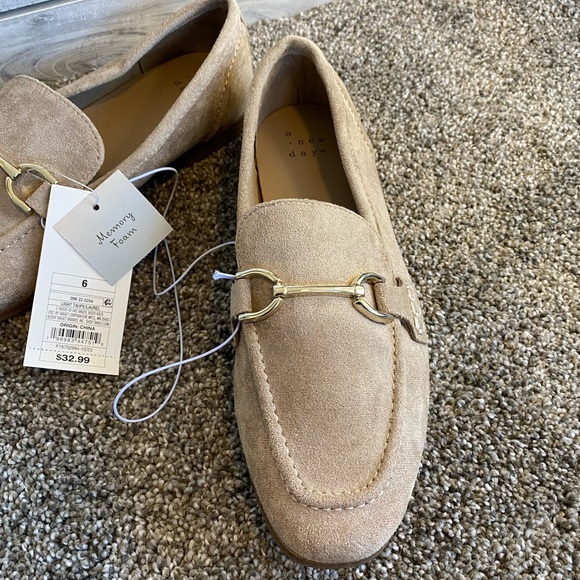 A New Day Women's Faux Leather Slip On Loafer Flats Almond Toe Memory Foam 6 - Picture 5 of 12